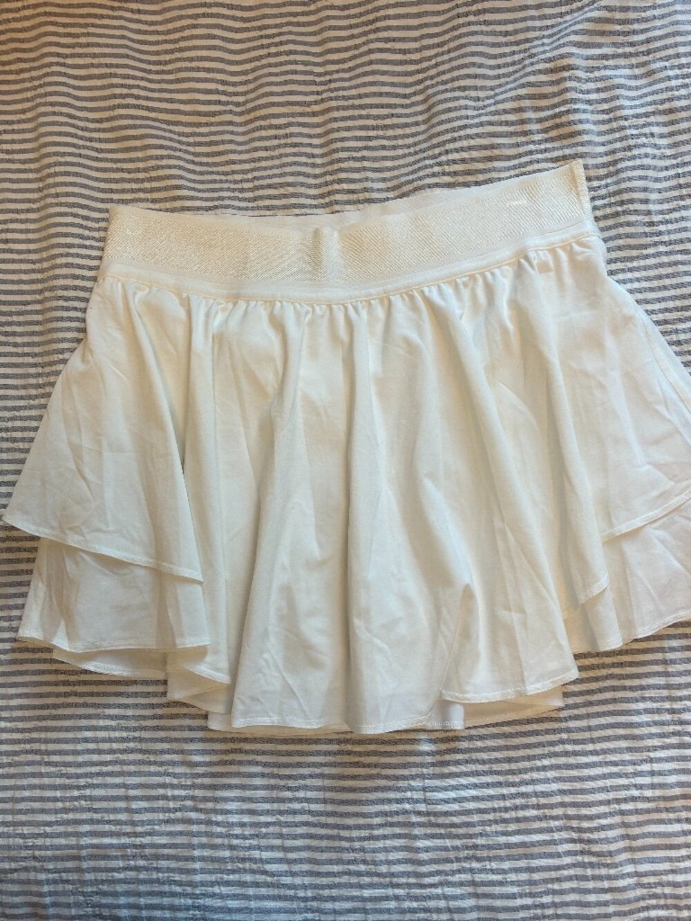 Lululemon white tennis skirt